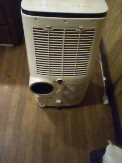 portable humidifier and AC unit works very good - Thumbnail 2