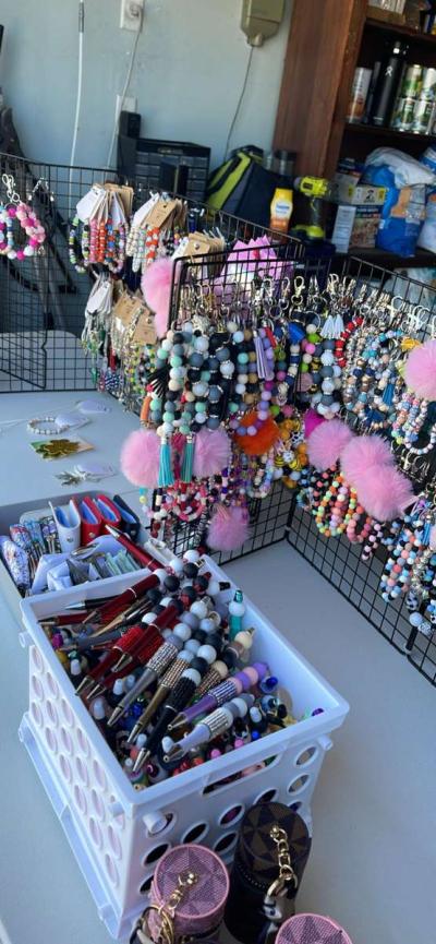 jewelry and accessories - Thumbnail 2