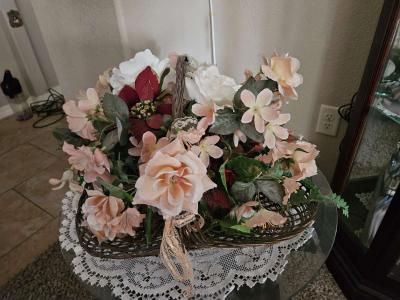 Vintage 80s Large Basket of Flowers - Thumbnail 2