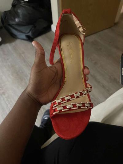 RED HEELS - Thumbnail 5