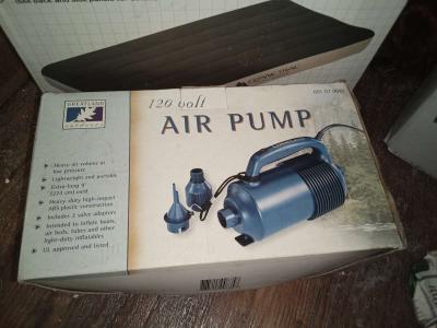 two air mattresses with air pump - Thumbnail 3