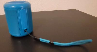 Hooked Portable Bluetooth Speaker - Thumbnail 2