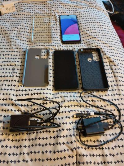 Cell Phones with Everything - Thumbnail 2