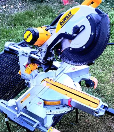 dewalt Double Bevel sliding compound miter saw - Thumbnail 3