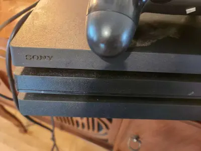 PlayStation 4 Pro - Thumbnail 3
