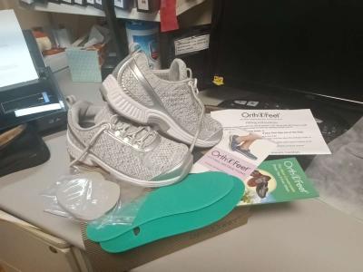 Ortho feet womens size 5 and a half extra wide - Torrance, California