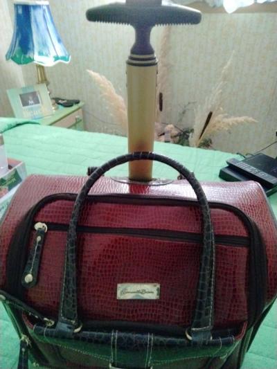 traveling suitcase - Thumbnail 4