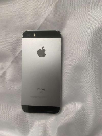 iPhone SE 64GB with iPad Air - Thumbnail 3