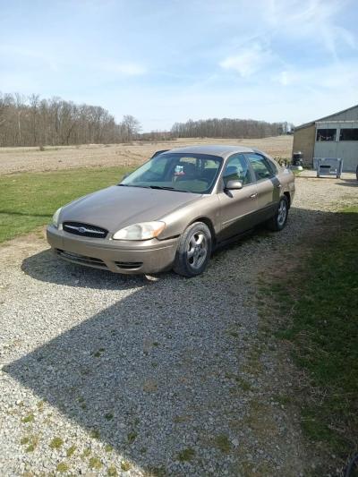 2002 Ford Taurus