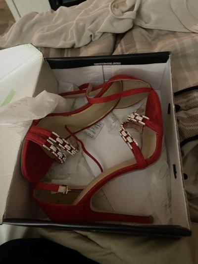 RED HEELS - Thumbnail 3