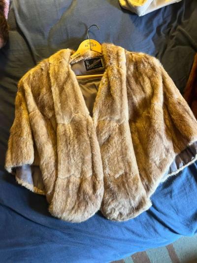 old furs - Thumbnail 2