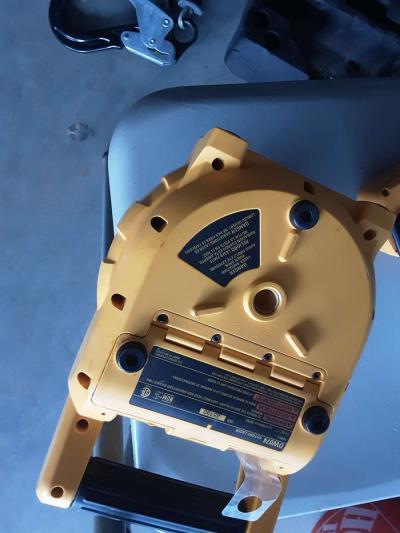 Dewalt battery powered rotary laser level like new condition - Thumbnail 2