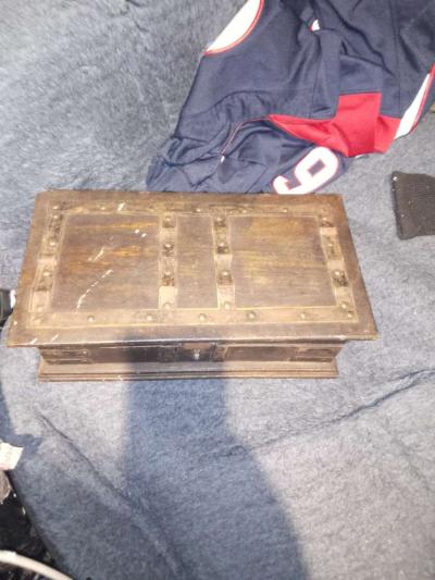 old antique box - Thumbnail 3
