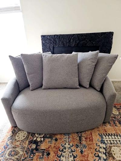 Swivel loveseat