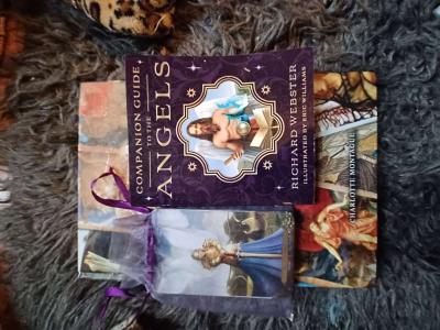 various items of home beauty and other supplies - Thumbnail 2