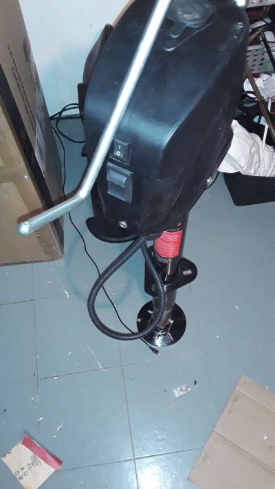 Electric Trailer Jack - Thumbnail 2