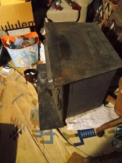 vintage Appalachian wood heater stove use very little - Thumbnail 2