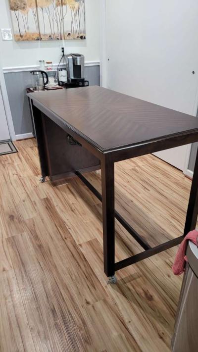 kitchen Island - Thumbnail 5