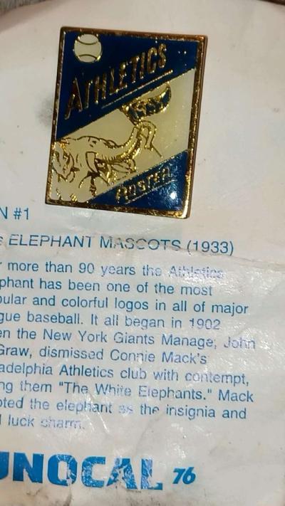 vintage pins - Thumbnail 3