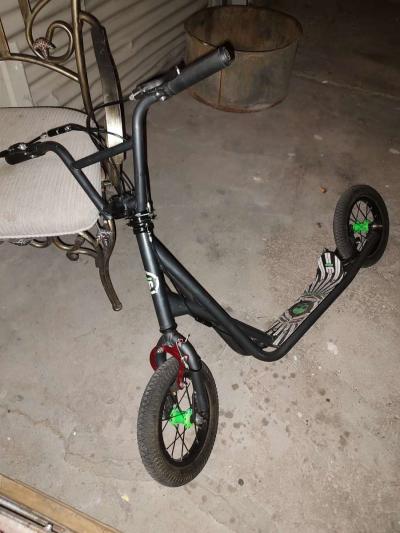 scooter Mongoose expo