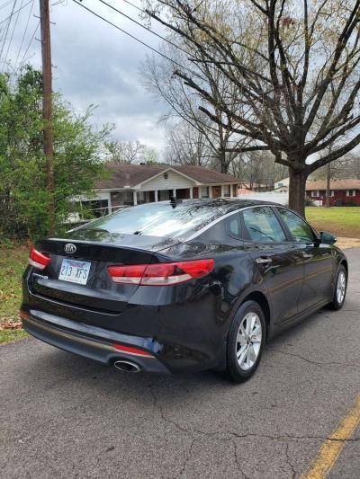 2016 Kia Optima LX Sedan - Thumbnail 3