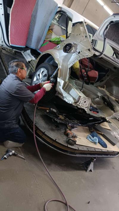 body shop - Thumbnail 5