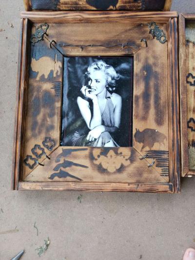 house decorations for all of them is 90 - Thumbnail 3