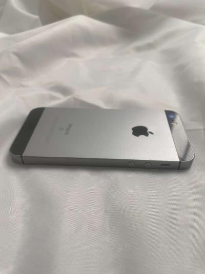 iPhone SE 64GB with iPad Air - Thumbnail 4