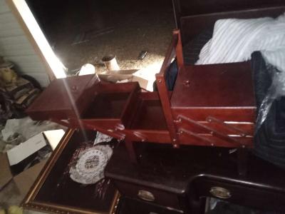 singer sew mate with vintage 3 tier sewing box - Thumbnail 3