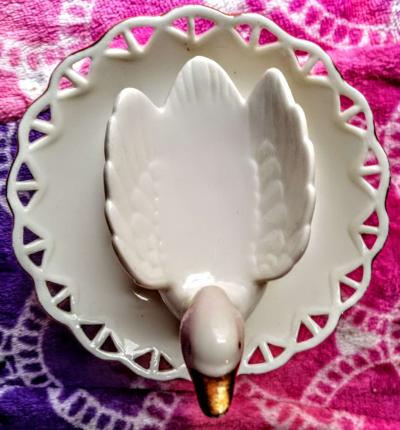 Avon White Swan Jewelry Plate - Thumbnail 3