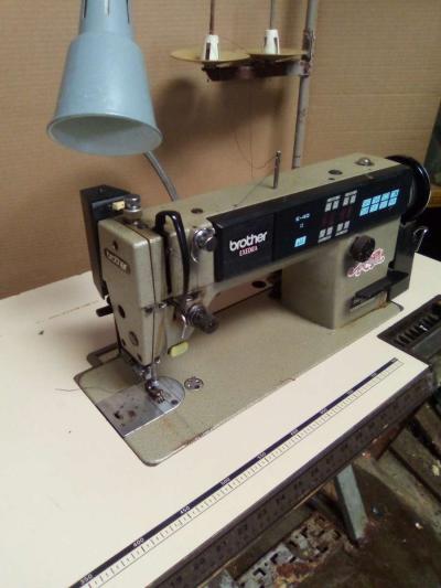 Industrial single needle sewing machine - Thumbnail 4