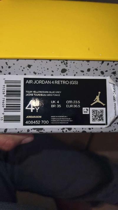 Jordan 4s lighting thunders - Thumbnail 5