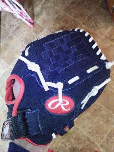 Boys size 12 Rawlings baseball glove - Thumbnail 2