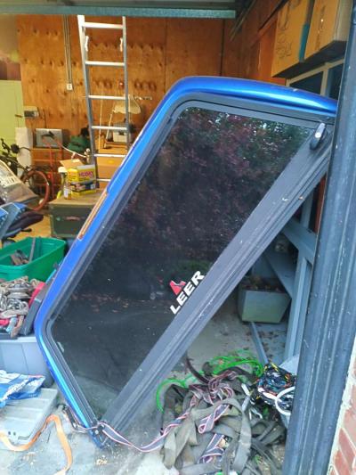 LEER Long bed camper shell - Thumbnail 3