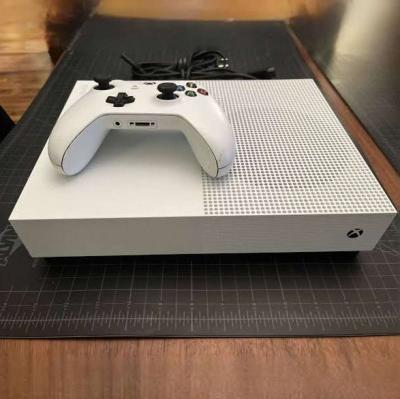Xbox One S mint condition - Thumbnail 2