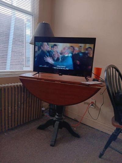ONN Roku TV 32 inch - Thumbnail 3