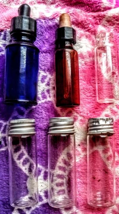 6 Colored and Clear Bottles - Thumbnail 2