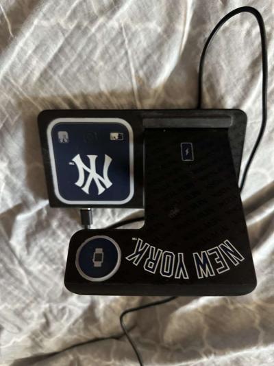 New York Yankeees wireless charger - Thumbnail 3