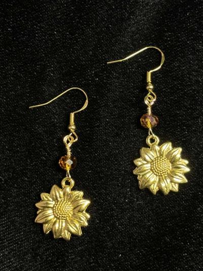 Sunny Days Sunflower Earrings - Thumbnail 3