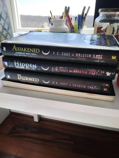 house of the night novels - Purcellville, Virginia