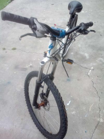 26 inch specialized hard Rock mountain bike - Thumbnail 3