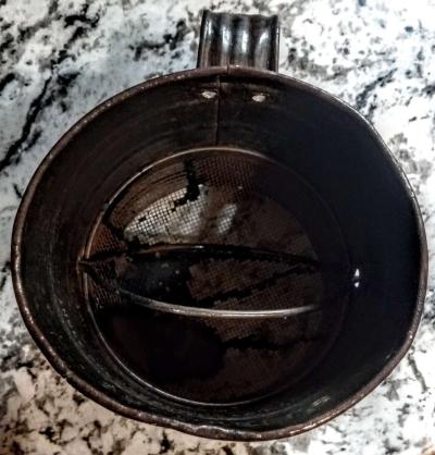 Bromwells 3 cups Metal Flour Sifter - Thumbnail 5