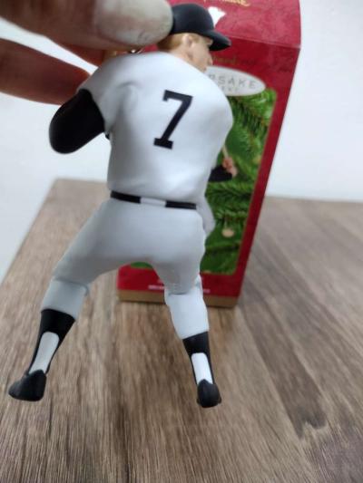 Mickey Mantle NY Yankees Hallmark Keepsake Ornament QXI6804 - Thumbnail 3