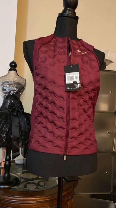 NWT Womens NIKE Aeroloft Dot Front Goose Down Burgundy Red - Thumbnail 3