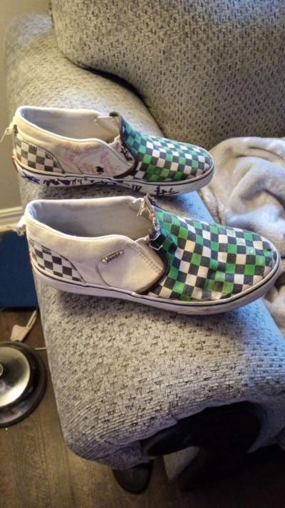 size 8 old school vans - Thumbnail 3