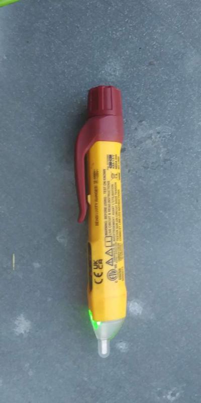 Klein Tools Dual Range Voltage Tester - Thumbnail 2