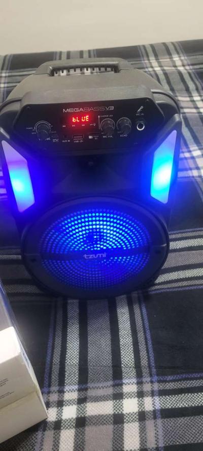 Bluetooth party speaker - Thumbnail 3