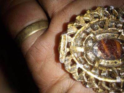 vintage broach with tigers eye glass pendant - Thumbnail 4