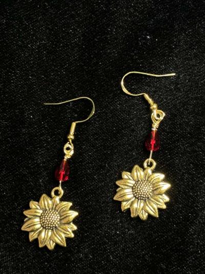 summer wine and sunflowers earrings - Tehachapi, California