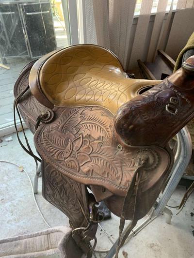 horse saddle and stand - Thumbnail 4